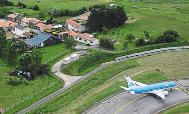 Entre les avions et la faune, l’Ètat devra arbitrer